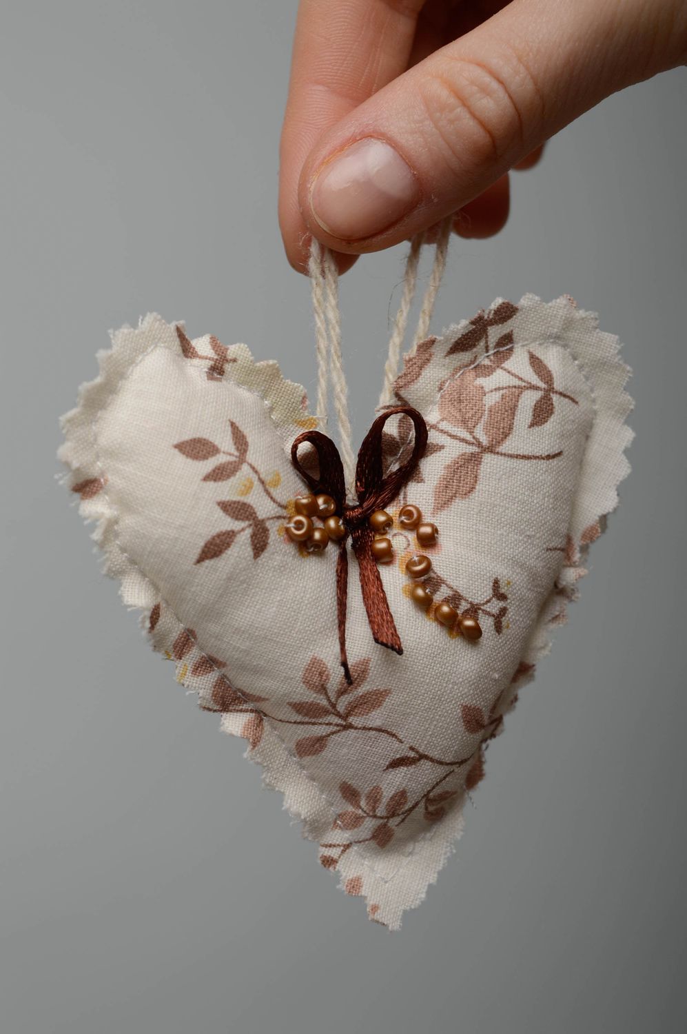 Suspension décorative Coeur avec noeud en tissu photo 3