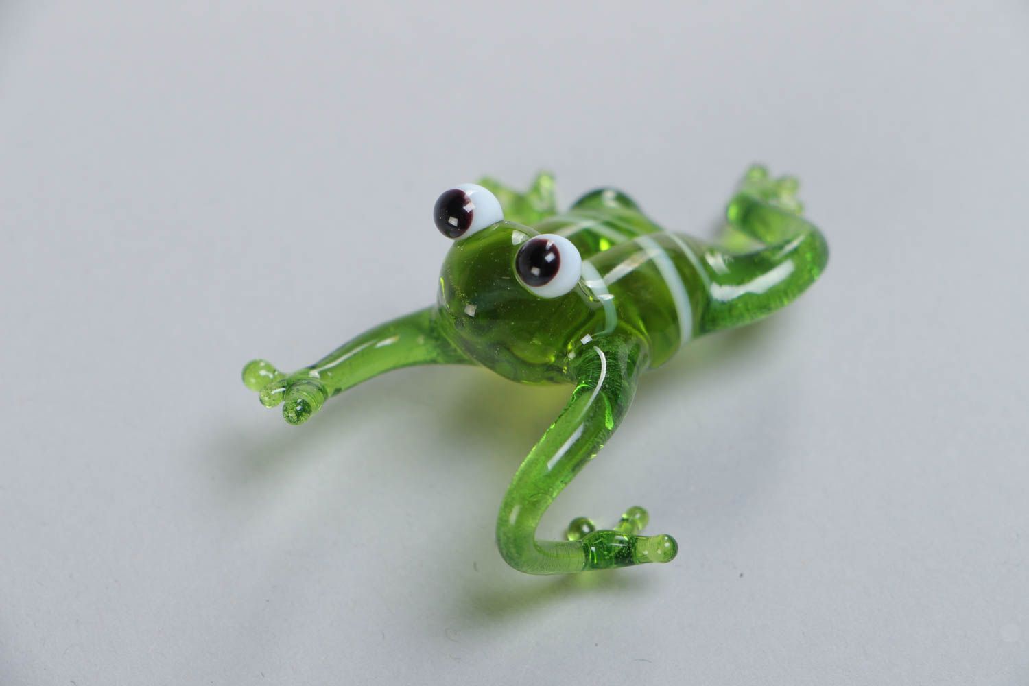 Bright handmade small lampwork glass statuette of frog photo 3