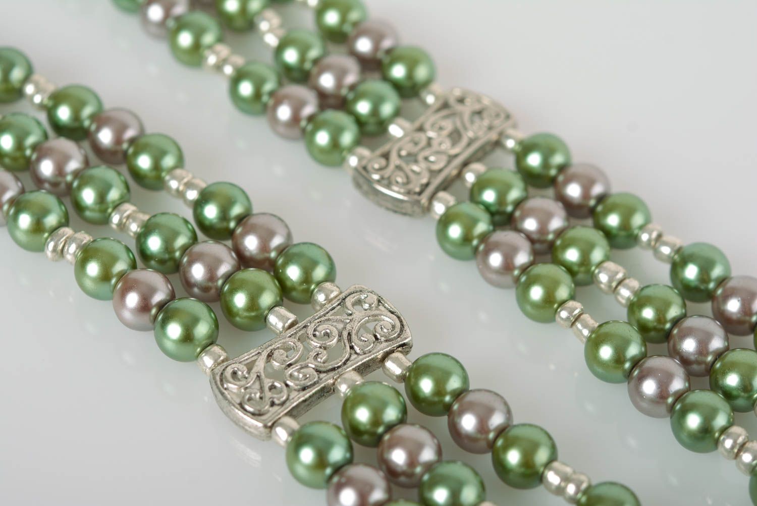 Ожерелье из бусин ручной работы стильное украшение на шею модное украшение фото 3