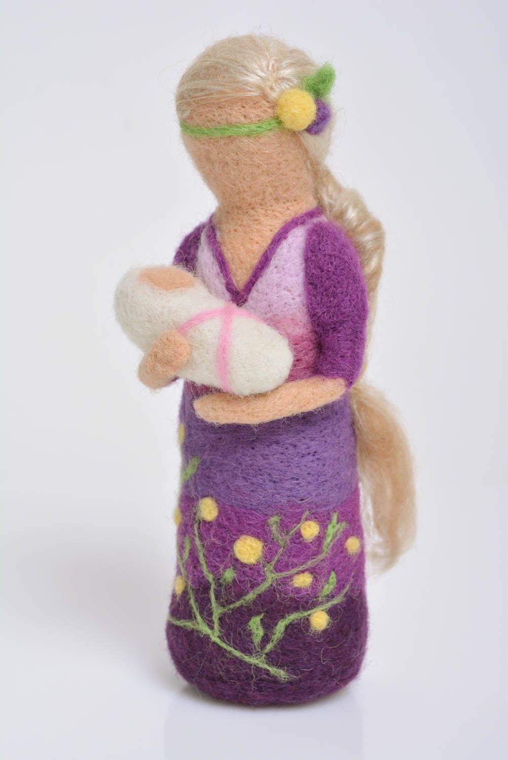 Poupée en laine Femme faite main technique de feutrage décoration Mère photo 1