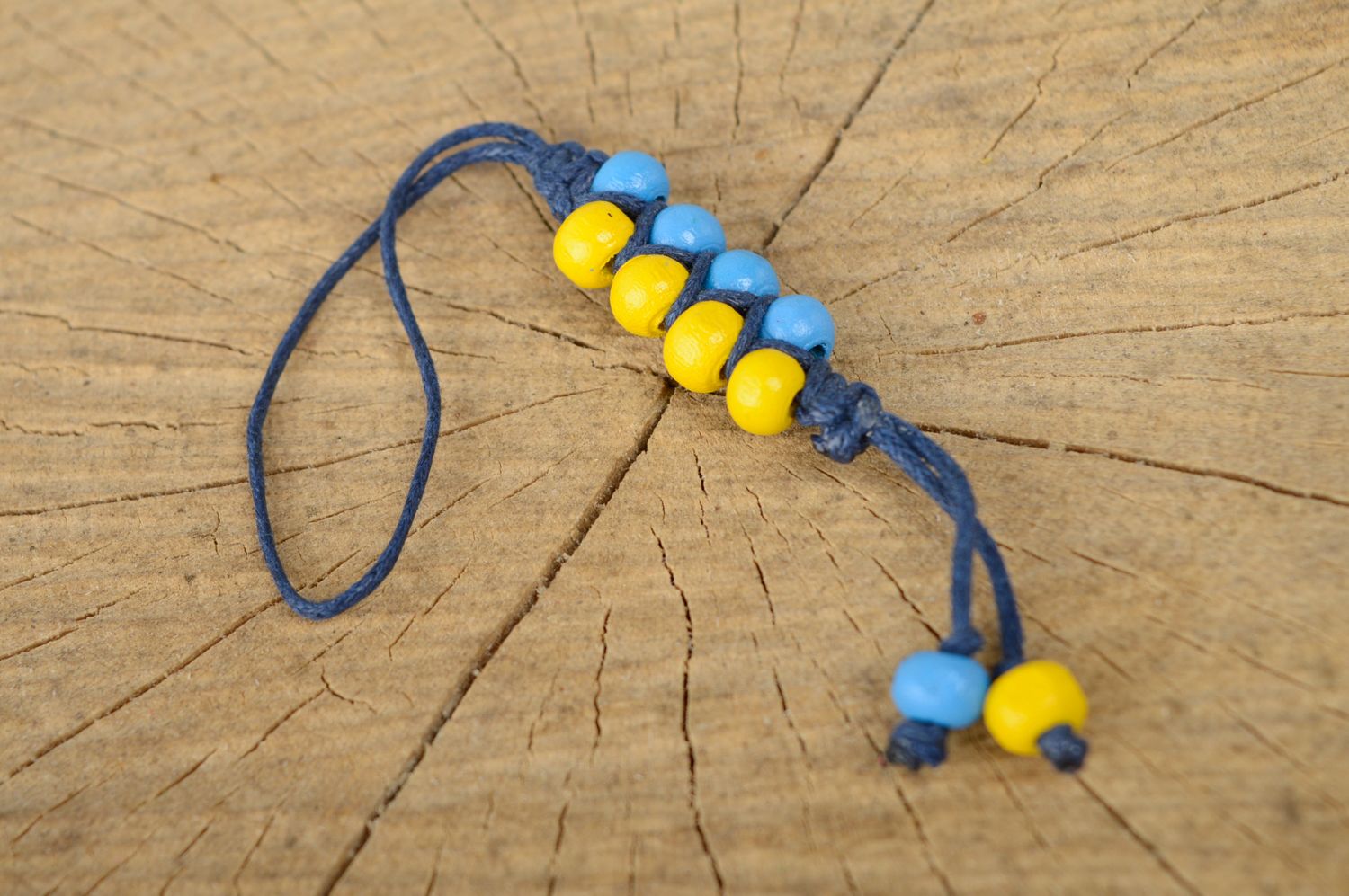 Macrame waxed cord keychain with wooden beads photo 1