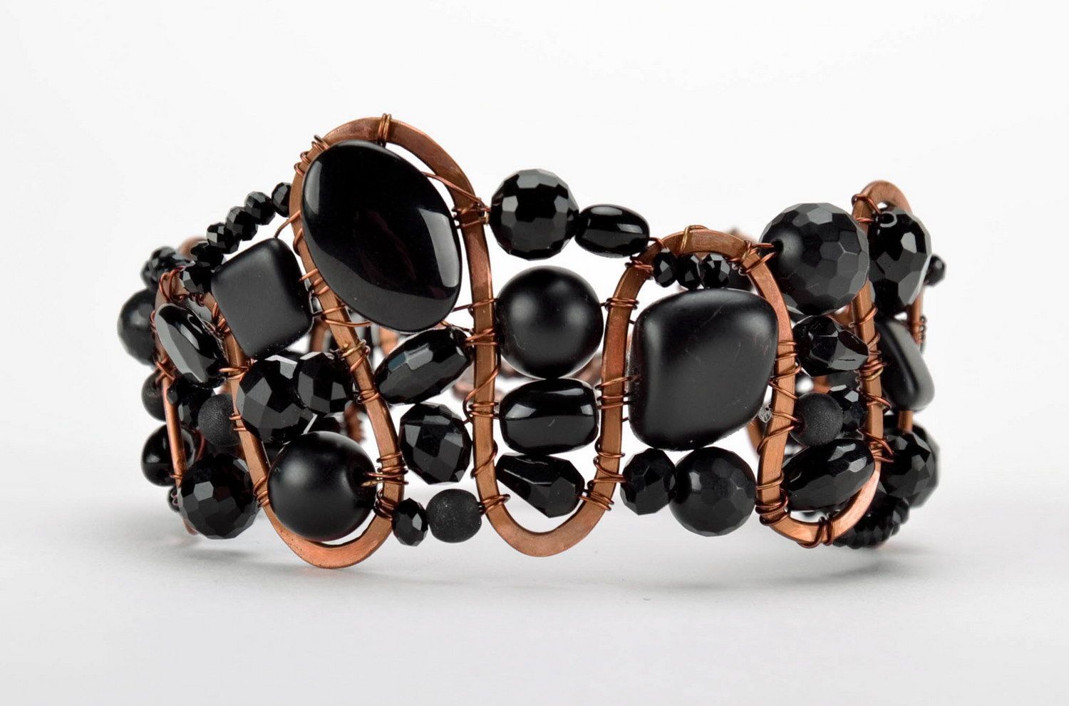 Copper bracelet with onyx, agate and crystal photo 1