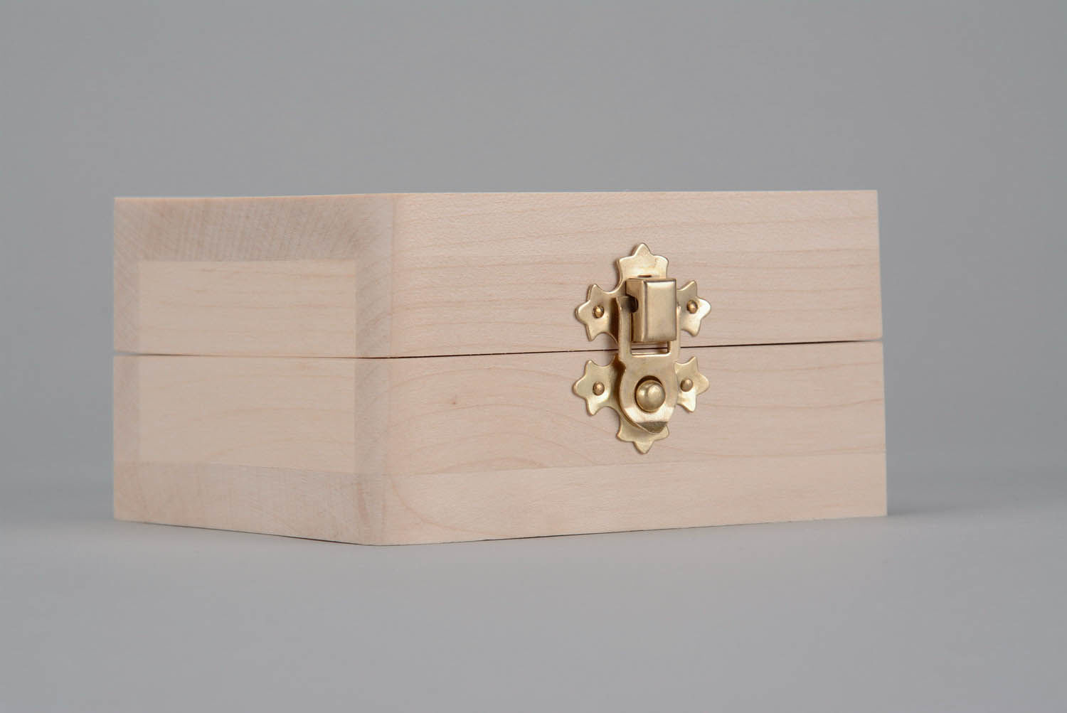 Boîte à décorer faite à main de bois photo 2