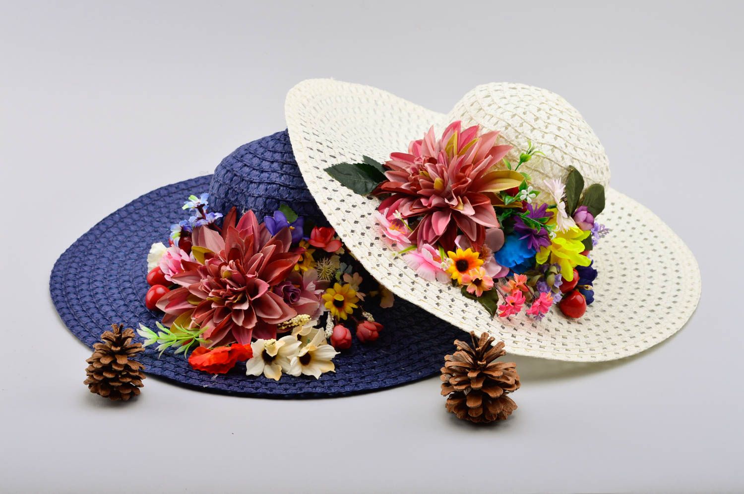 Женская шляпка аксессуар ручной работы женский головной убор цветочная поляна фото 1