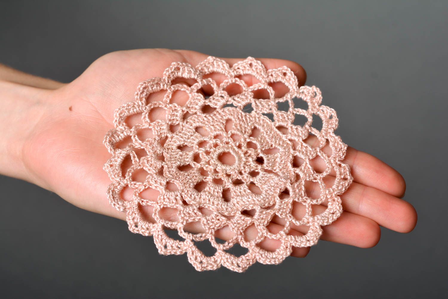 Dessous-de-verre fait main Sous-plat rose ajouré tricoté au crochet Déco cuisine photo 2