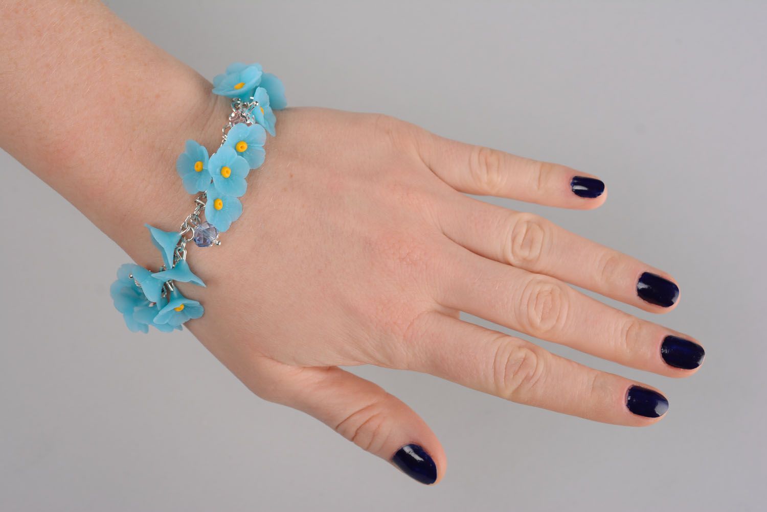 Bracelet fait main en pâte polymère bleu ciel photo 5