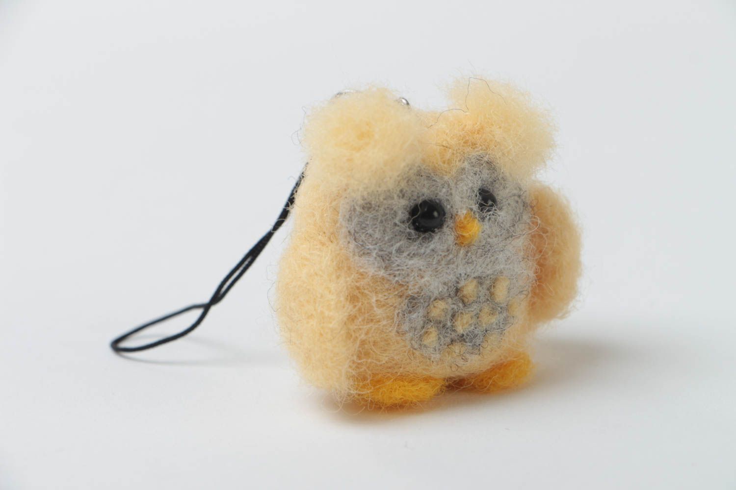 Llavero artesanal juguete de lana con forma de lechuza pequeña  foto 2