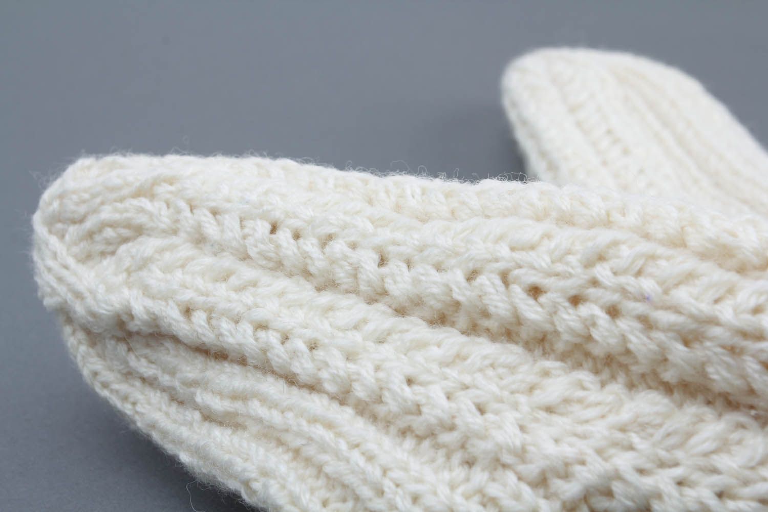 White knitted socks photo 4