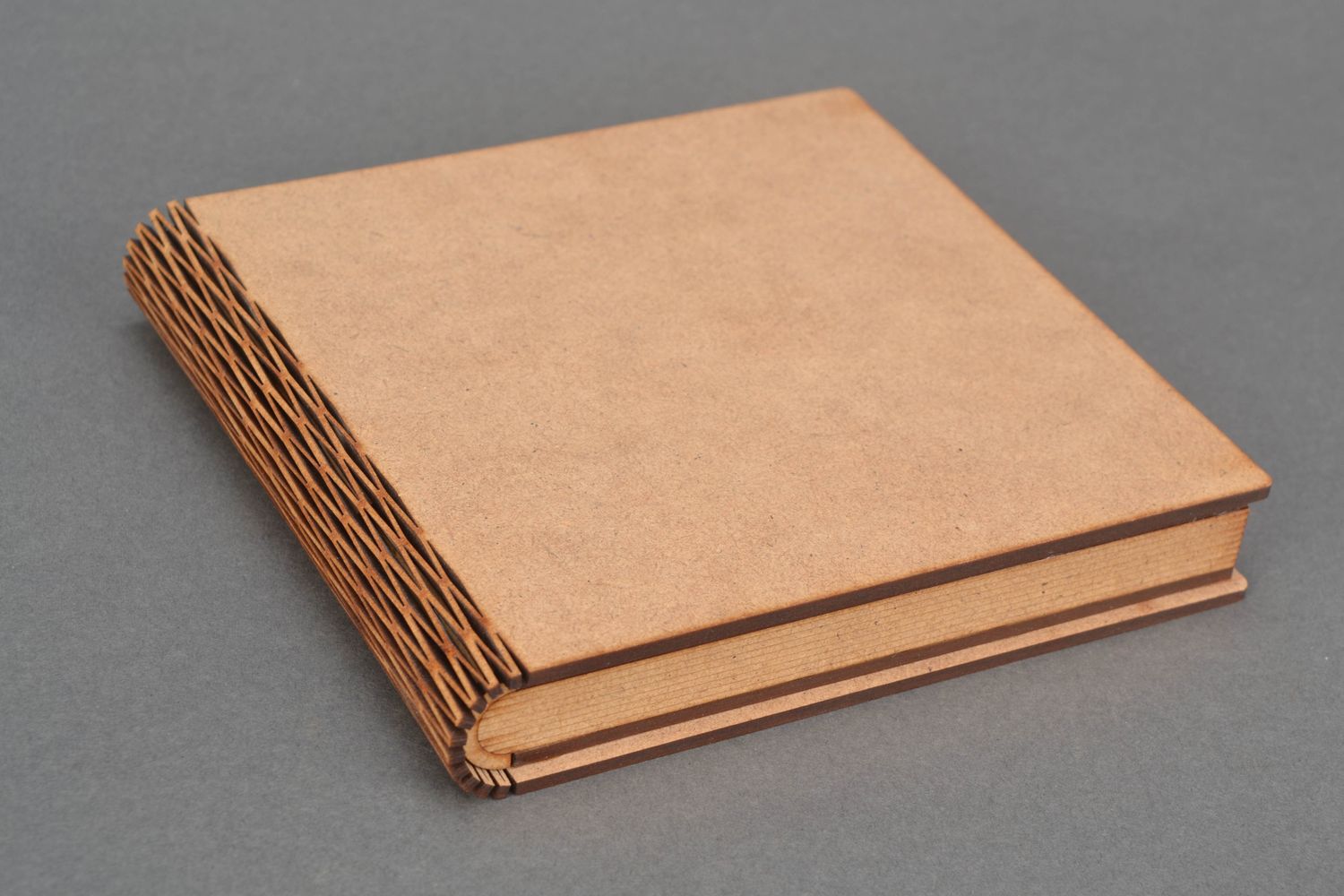 Portagioielli a forma di libro fatto a mano scrignetto semilavorato di legno
 foto 1