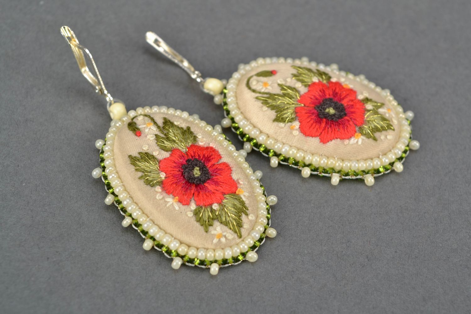 Satin stitch embroidered oval earrings Poppies photo 4