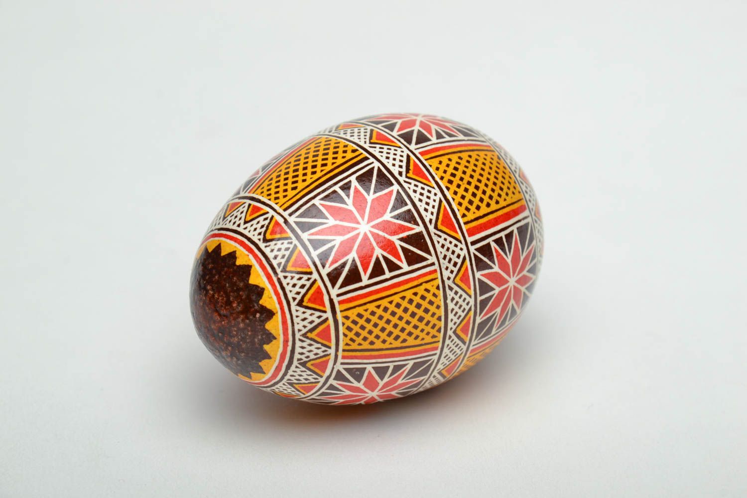 Easter egg painted with aniline dyes manually photo 4
