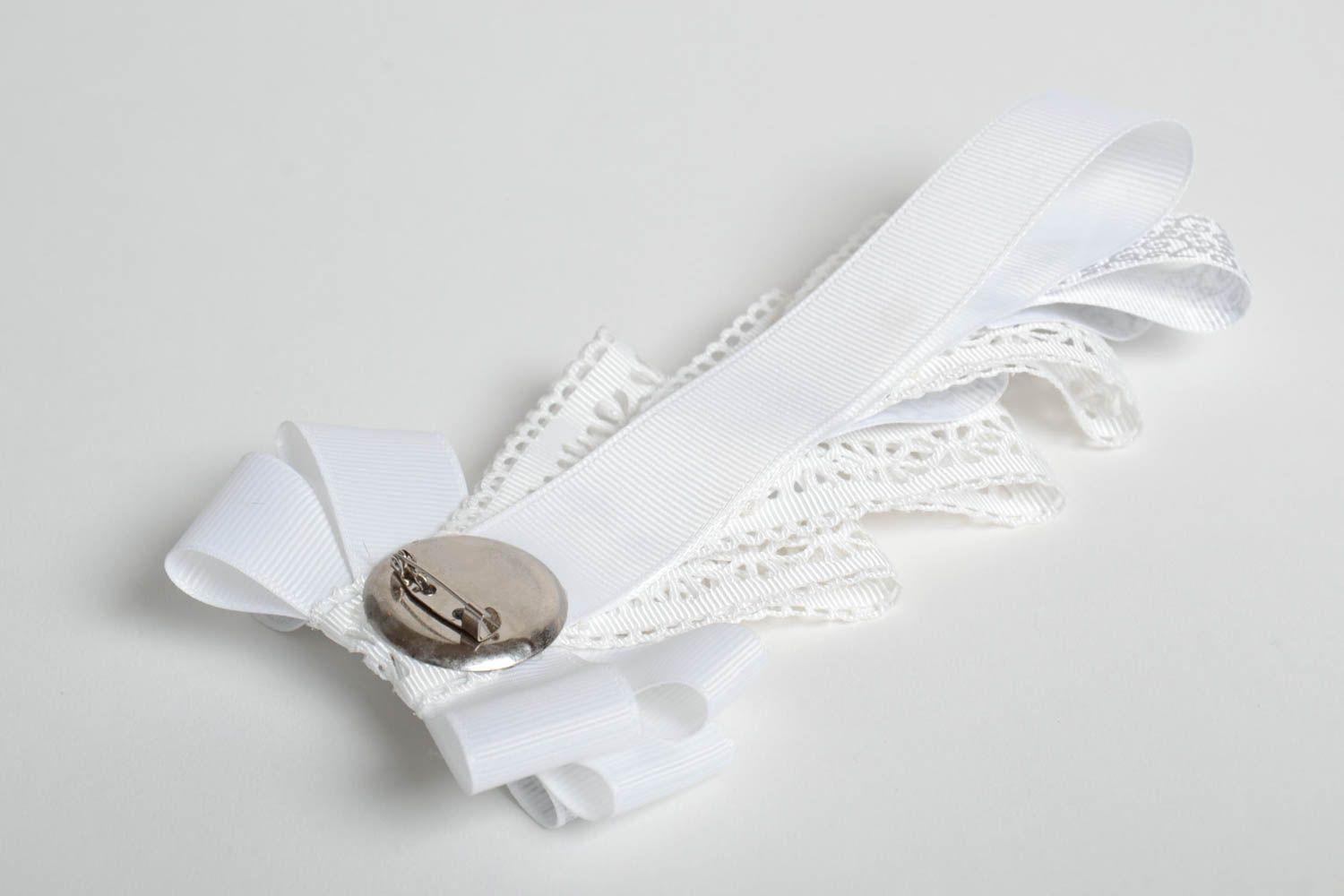 Broche en tissu blanche Bijou mode fait main Accessoire femme design original photo 3