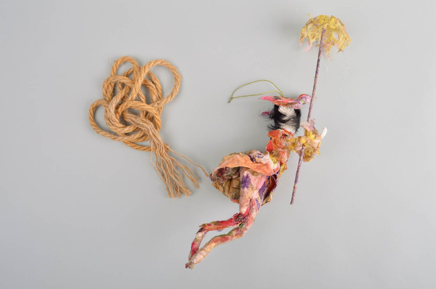 Handmade Designer Puppe mit Regenschirm Stoff Spielzeug schöne Puppe  foto 1
