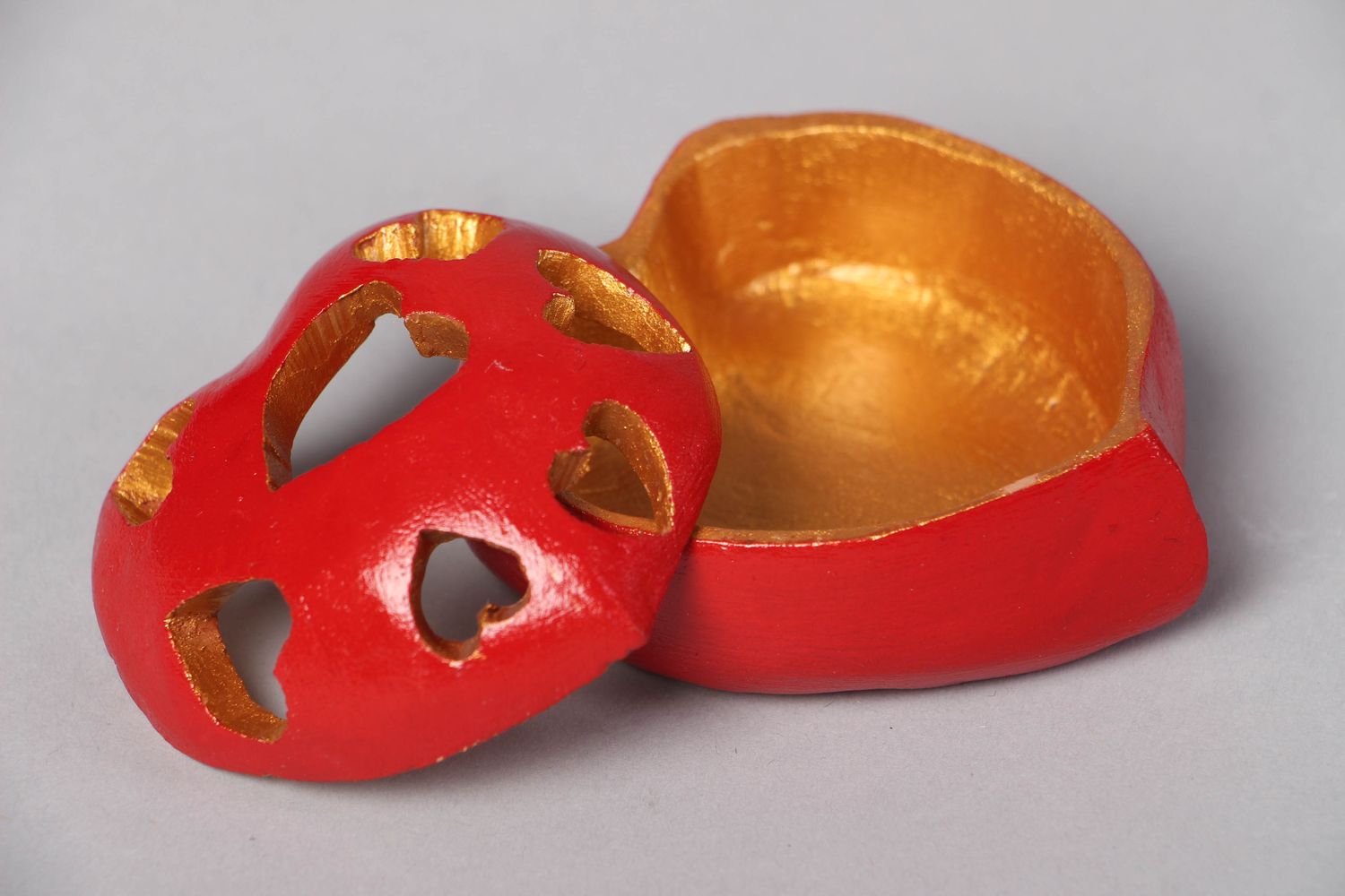 Шкатулка в форме сердца из глины красная  фото 2