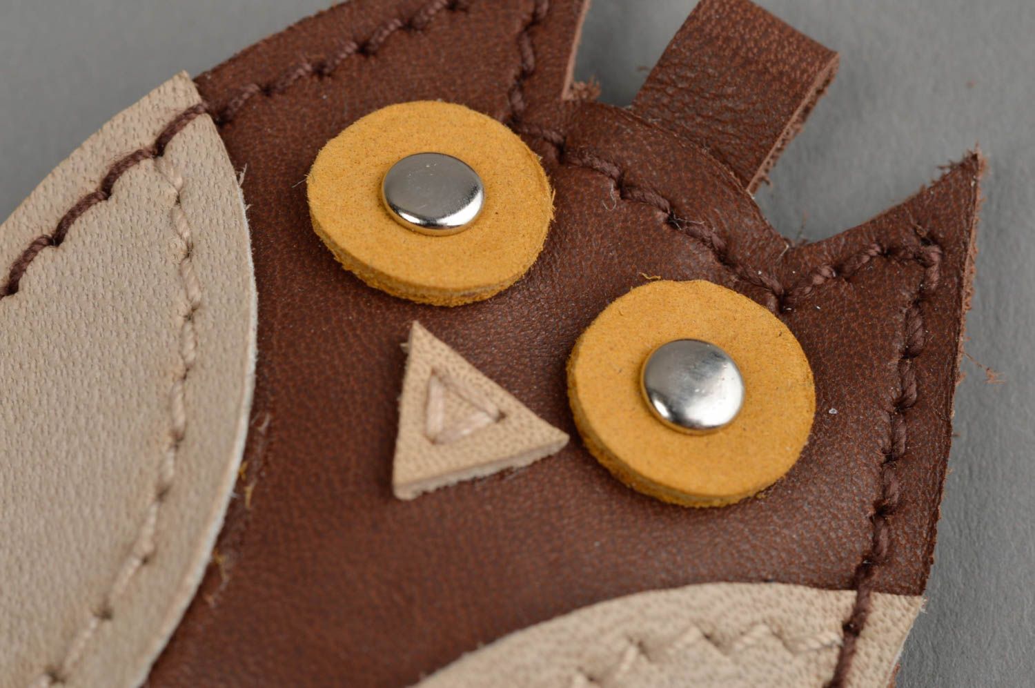 Joli porte-clés jouet en cuir en forme de hibou marron fait main accessoire photo 8