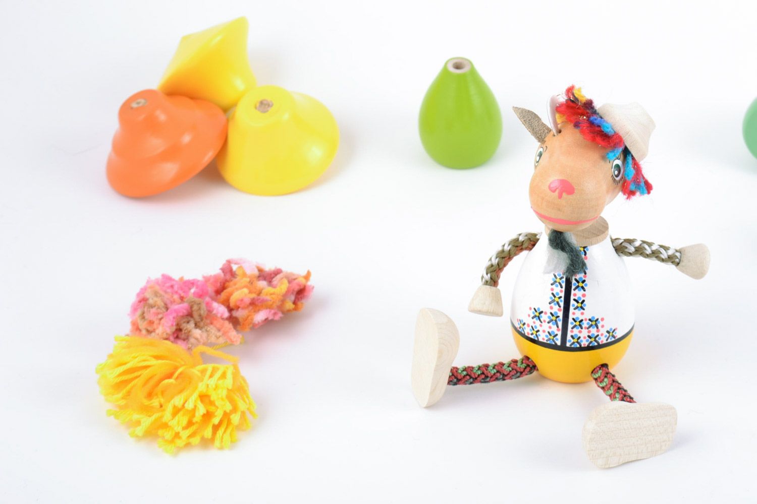 Деревянная игрушка козлик ручной работы с росписью детская маленькая симпатичная фото 1