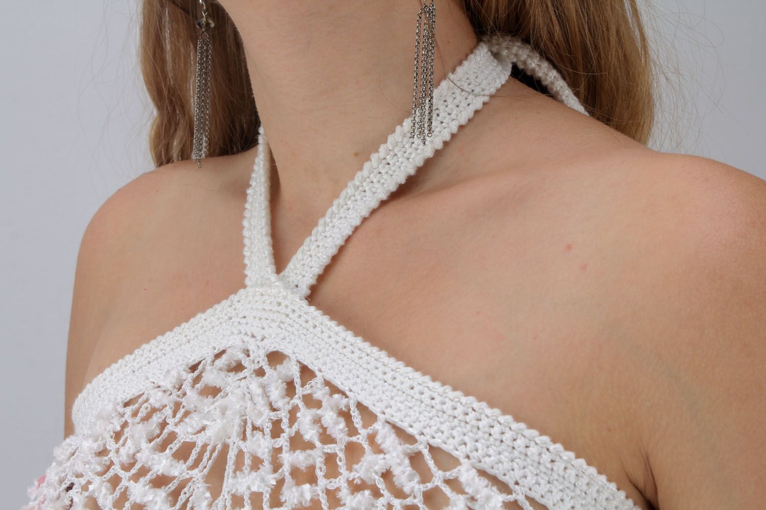 Courte robe blanche tricotée au crochet faite main originale estivale ajourée photo 1