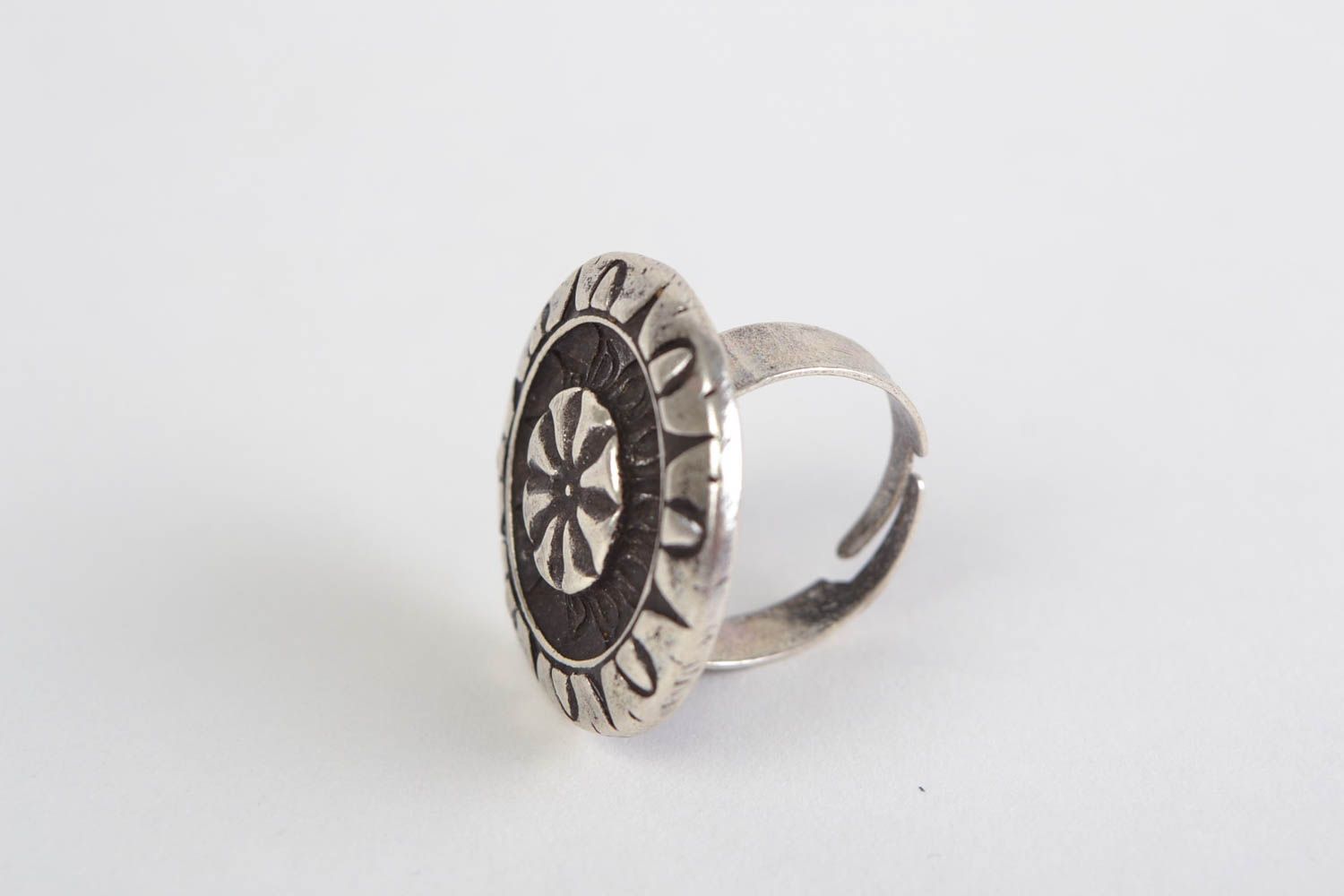 Round handmade jewelry ring cast of metal alloy in ethnic style adjustable size photo 4
