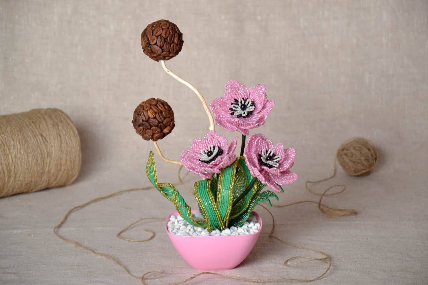 Flores de miçangas artesanais para decoração do interior foto 1