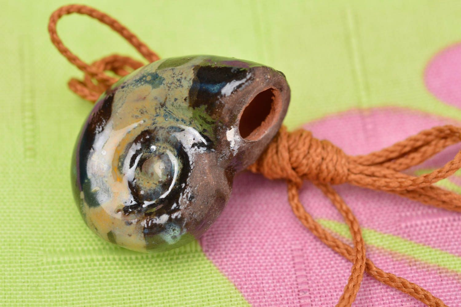 Кулон ручной работы глиняный аромакулон украшение на шею Песочная ракушка фото 1