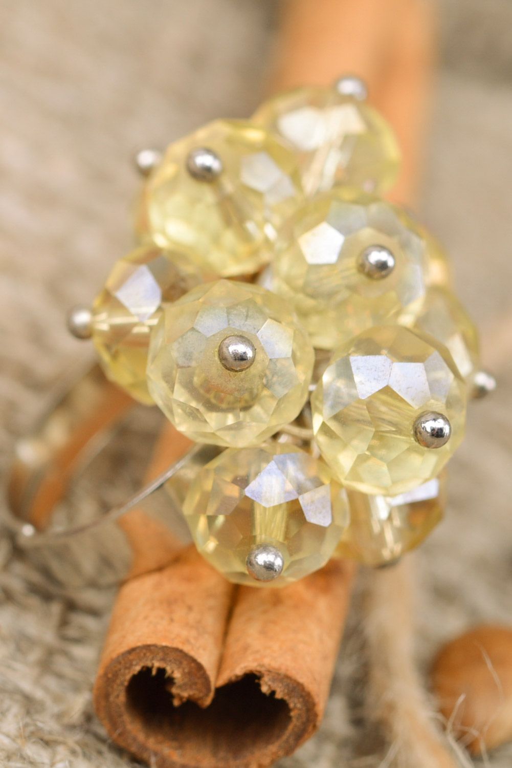 Bague fleur perles de rocaille beige ajustable transparente originale faite main photo 5