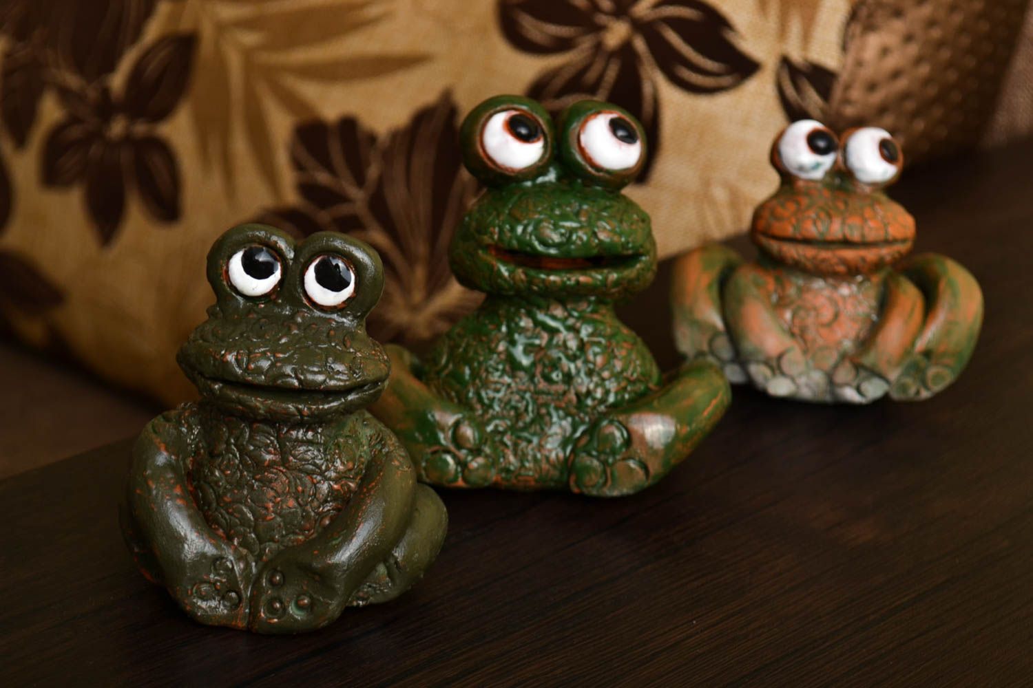 Figurines décoratives Statuettes animaux fait main 3 grenouilles Cadeau original photo 1