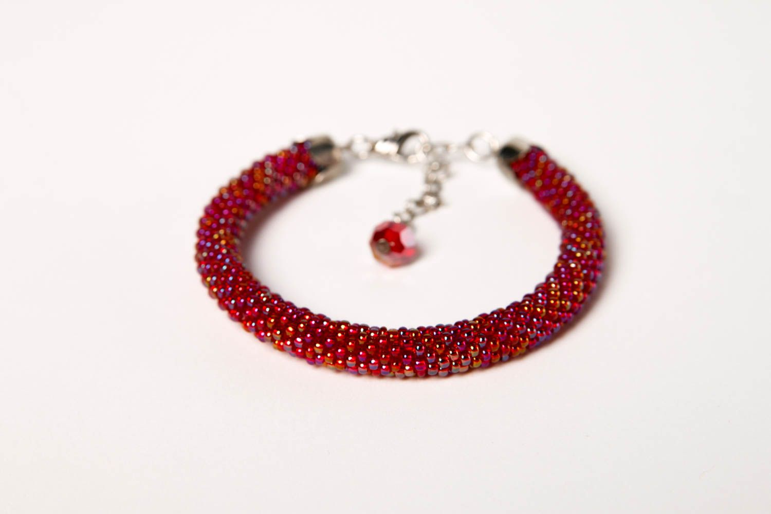 Bracelet perles rocaille Bijou fait main couleur rouge Accessoire femme photo 3