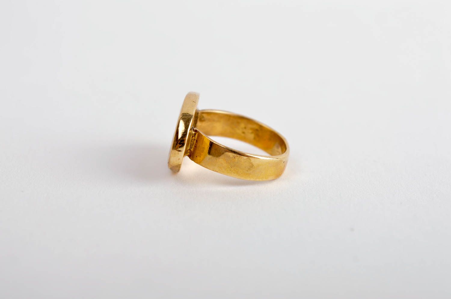 Кольцо ручной работы кольцо из латуни металлическое украшение авторского дизайна фото 4