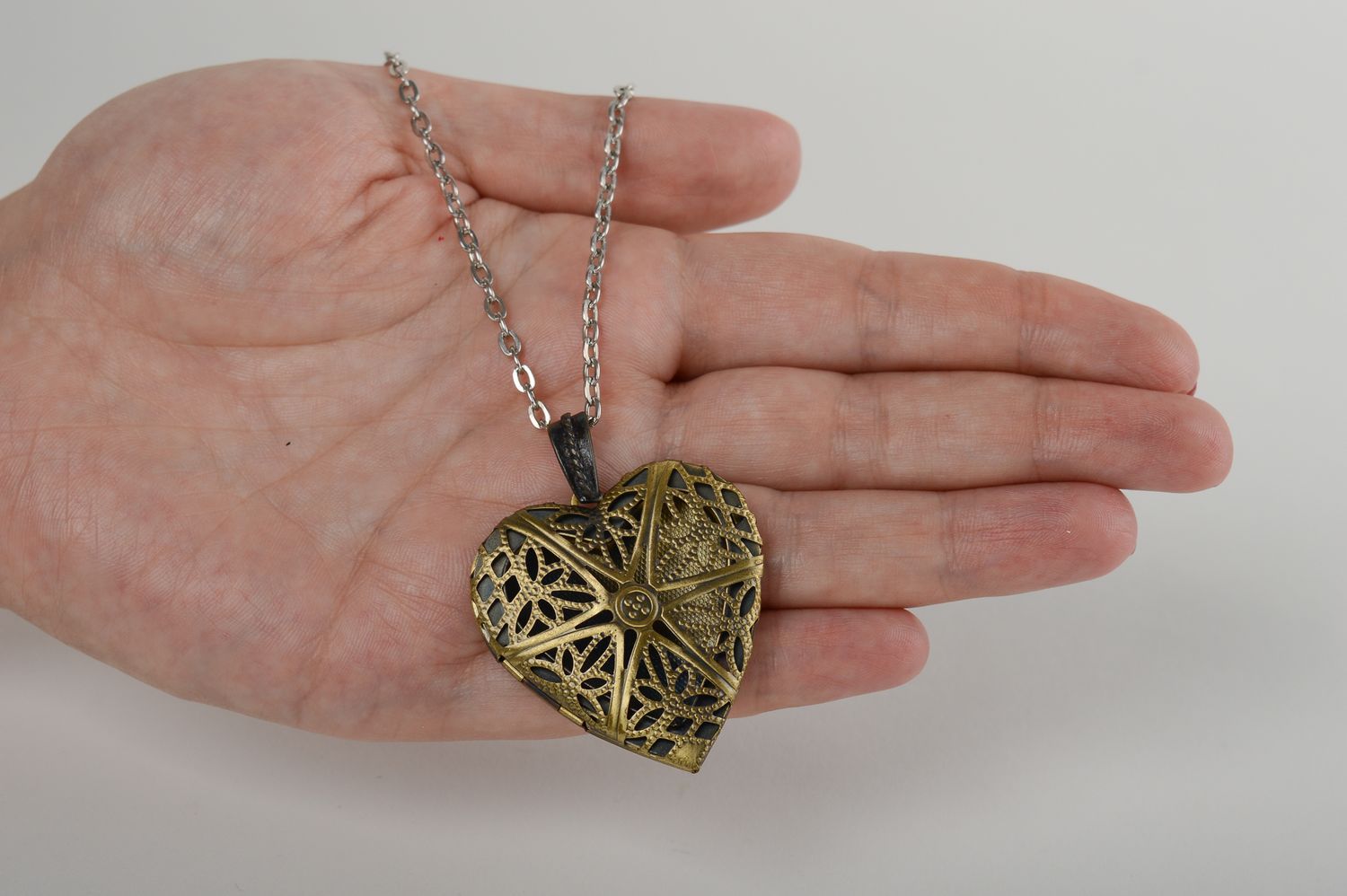 Handmade pendant metal heart pendant fashion metal pendant design accessories photo 5