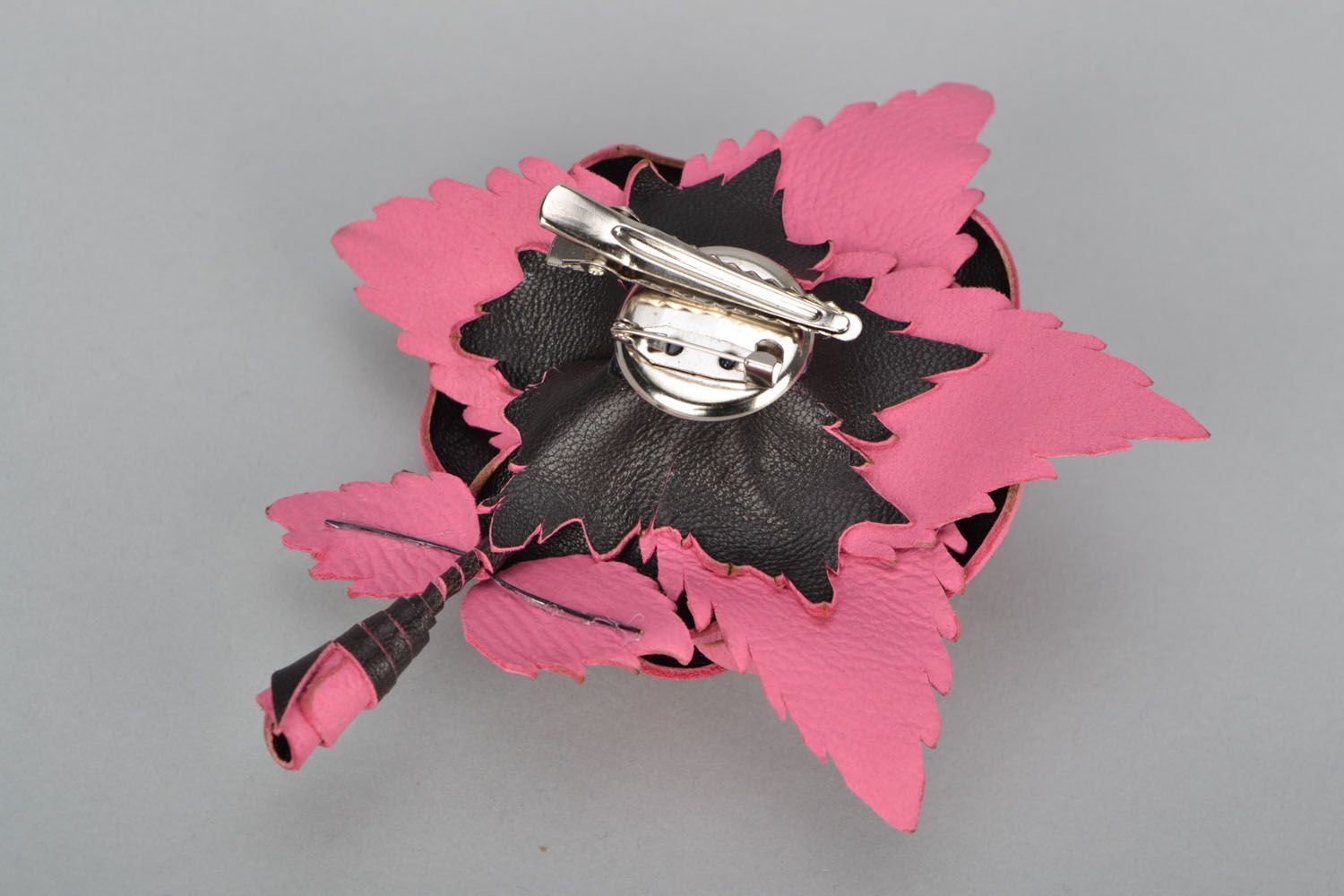 Natural leather flower brooch photo 5