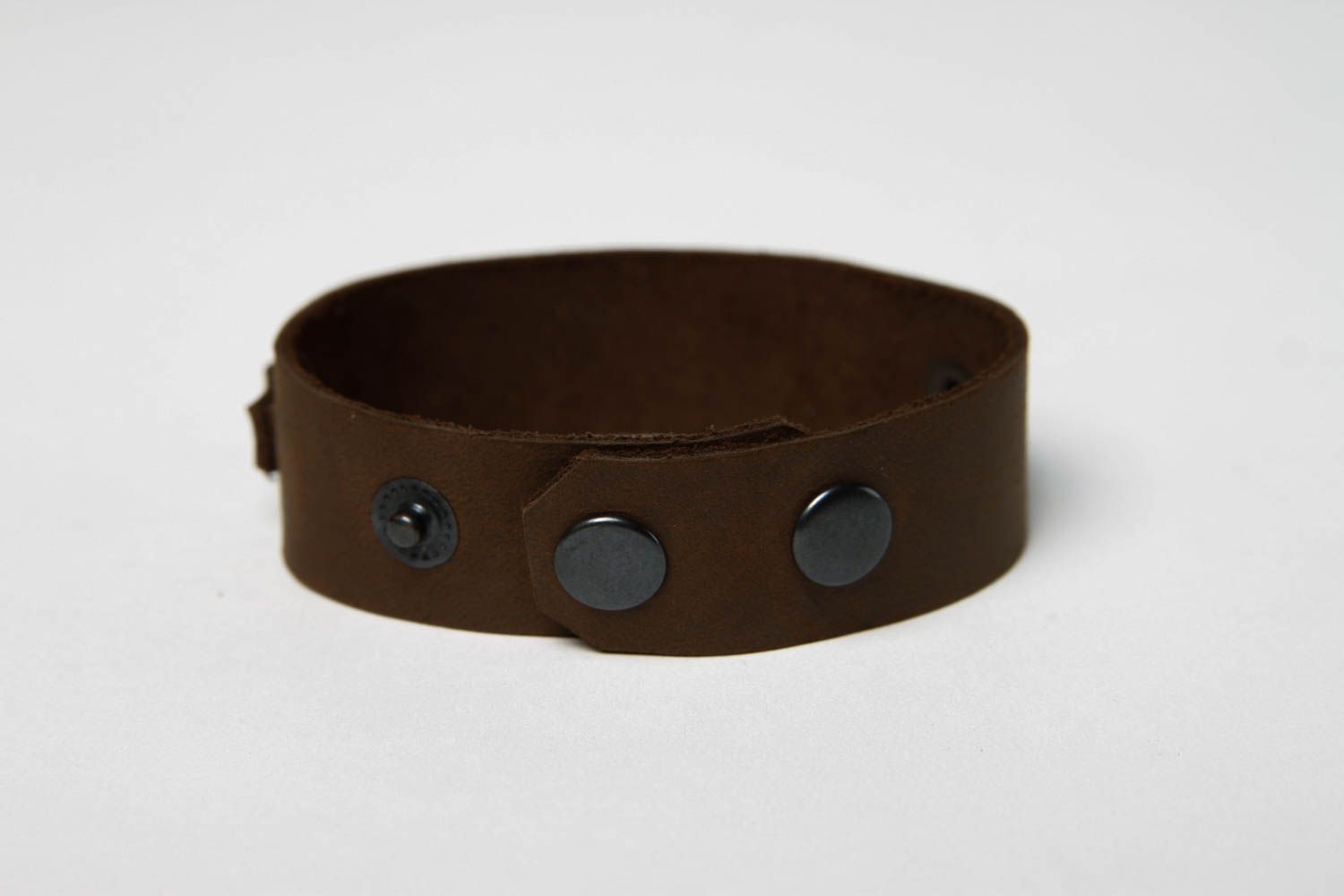 Bracelet cuir fait main Bijou en cuir boutons brun design Cadeau original photo 5
