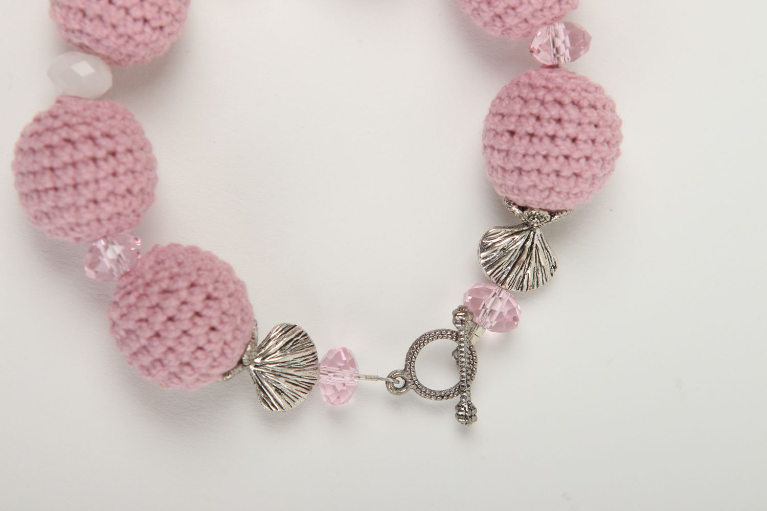 Женский браслет украшение ручной работы розовый браслет вязаный крючком милый фото 4