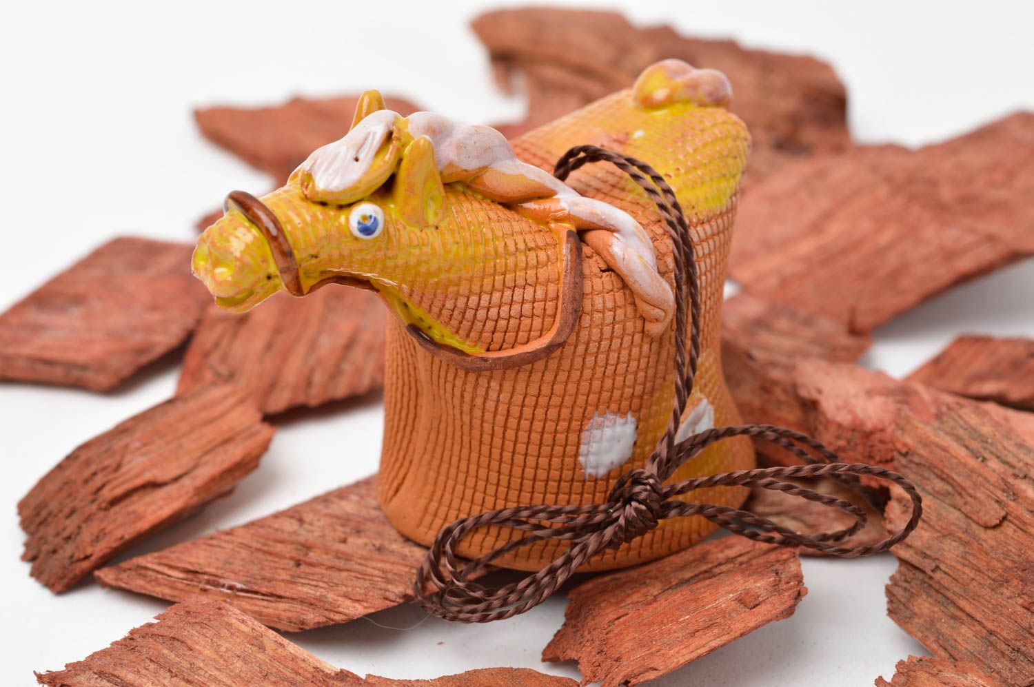 Handgefertigt Ton Glöckchen Deko zum Aufhängen Anhänger Keramik Pferd Figur foto 1