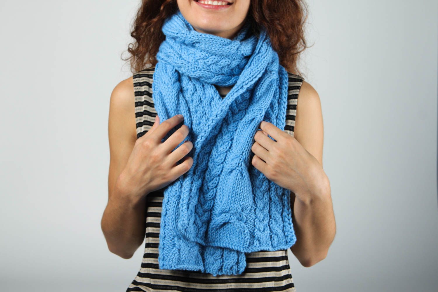 Handmade blauer Damen Schal Accessoire für Frauen Schal Stola aus Wolle foto 5