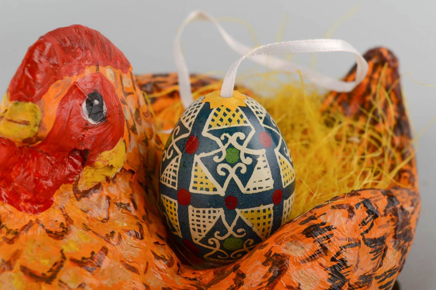 Huevo de Pascua artesanal con ornamentos colgante decorativo adorno para casa  foto 1