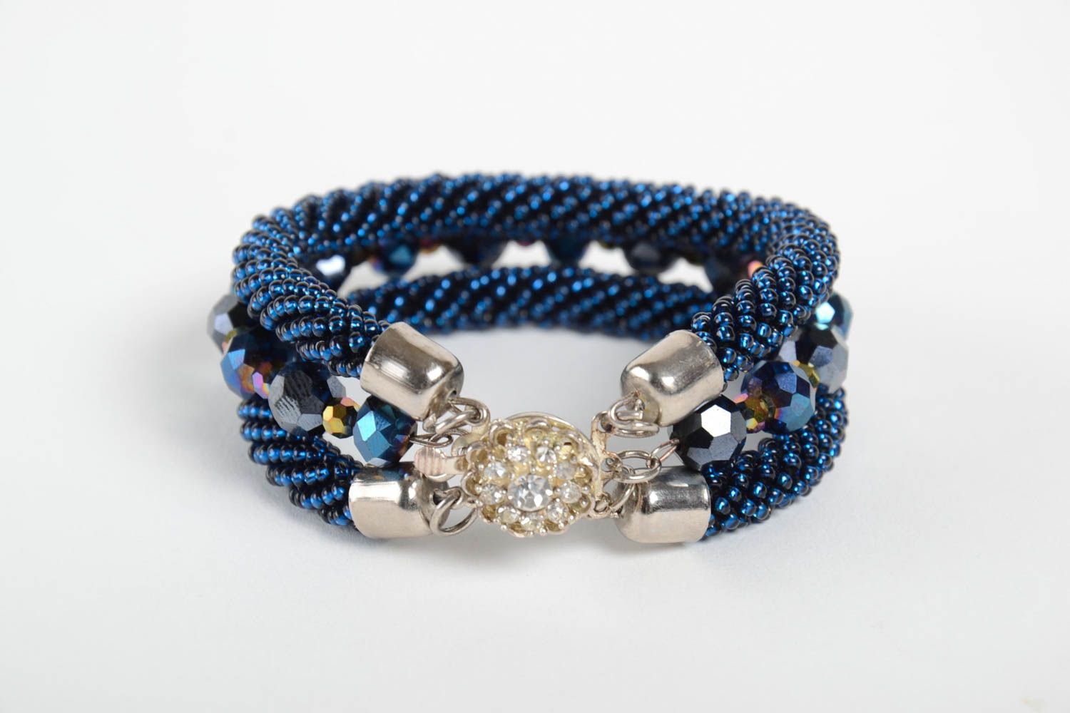 Bracelet perles de rocaille Bijou fait main bleu trois rangs Accessoire femme photo 4
