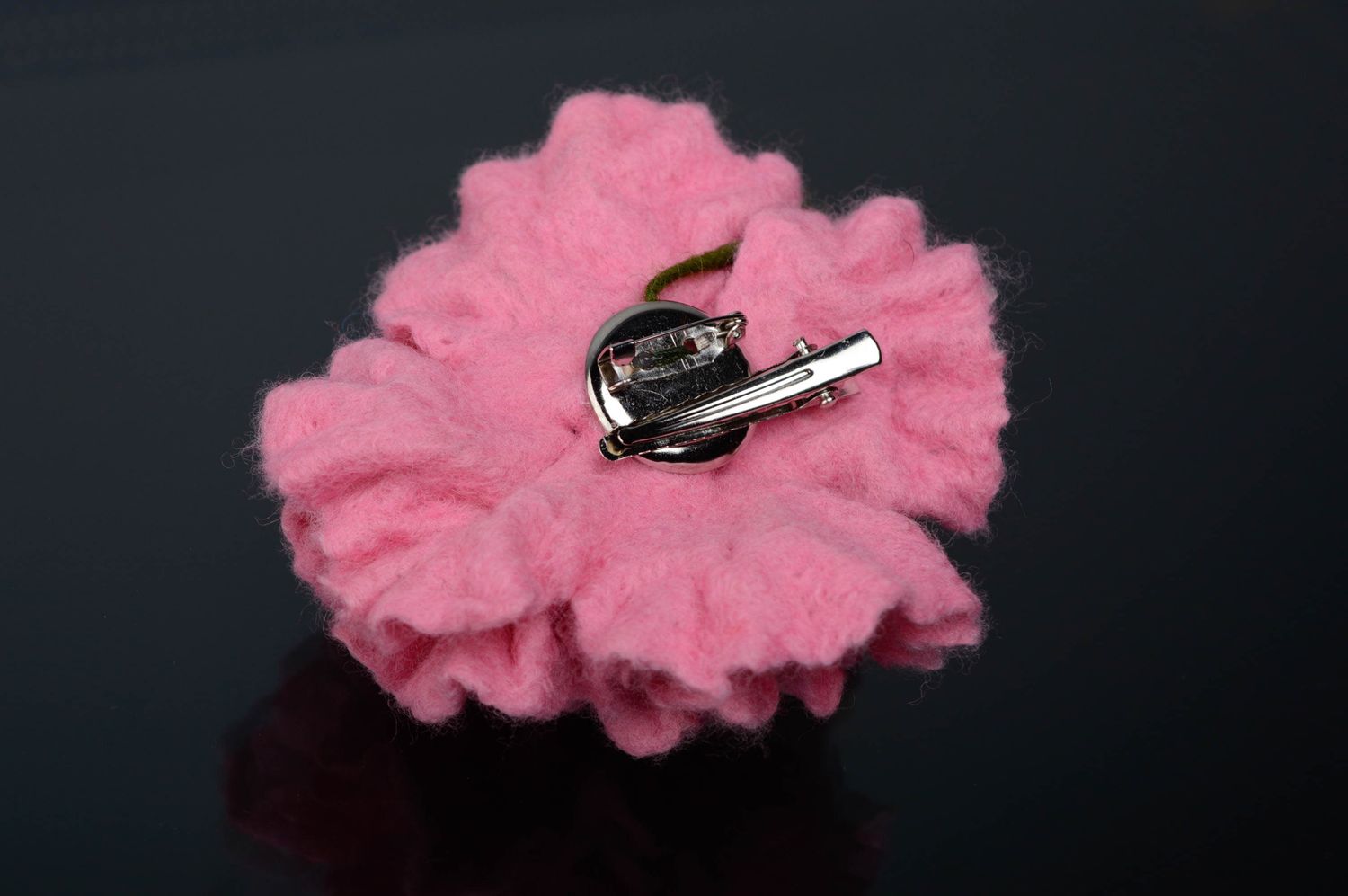 Broche-barrette en laine feutrée Fleur rose photo 3