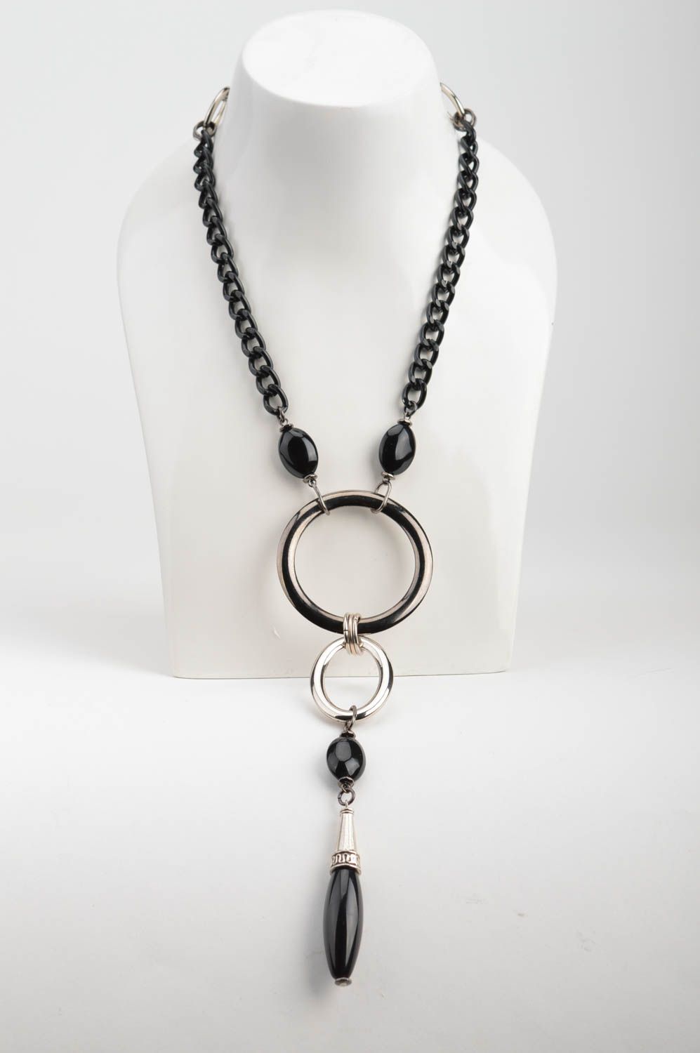 Ensemble de collier et boucles d'oreilles en métal fait main Panthère noire photo 3
