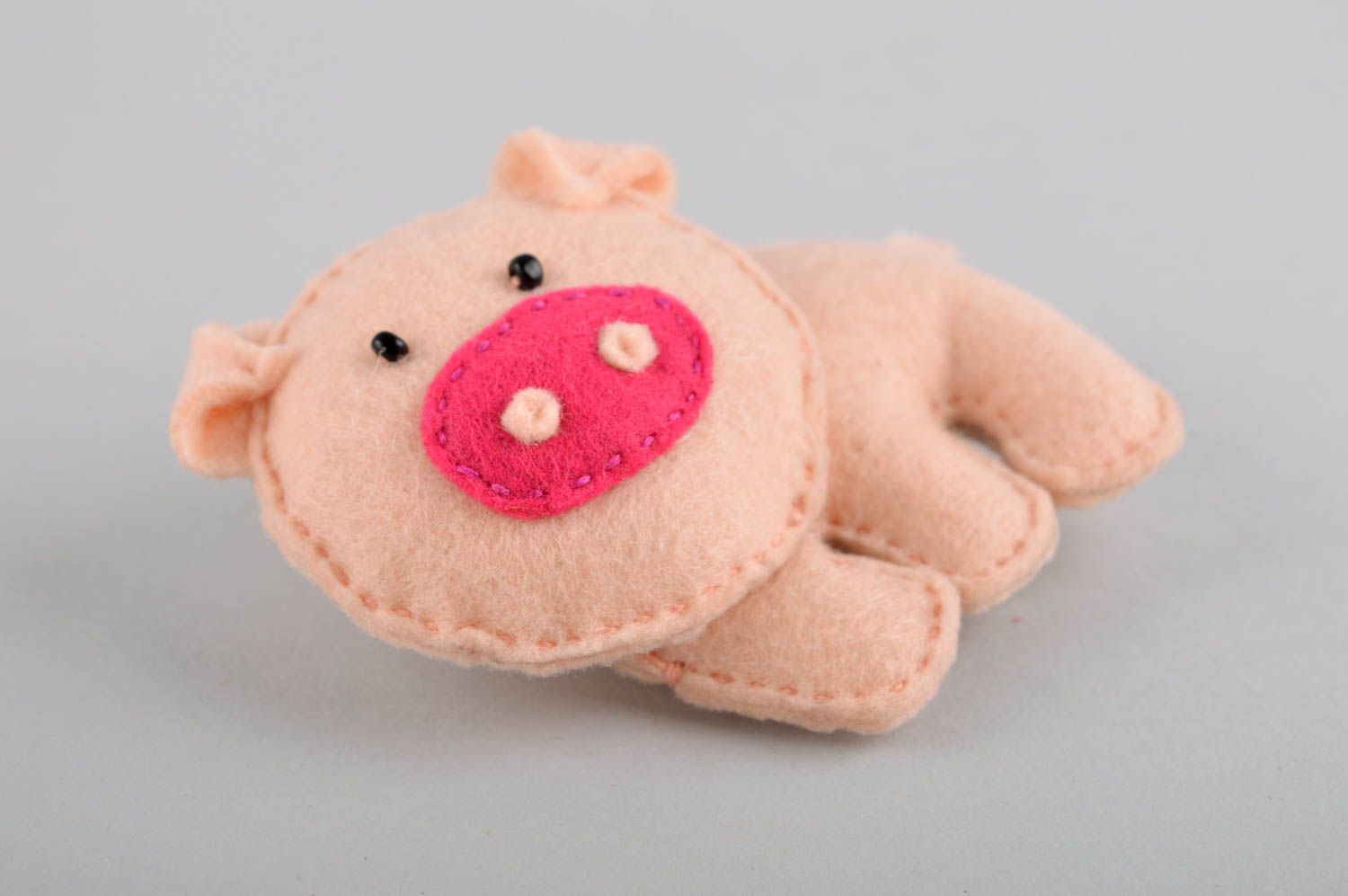 Animal de peluche artesanal regalo para niños juguete de fieltro cerdito foto 4
