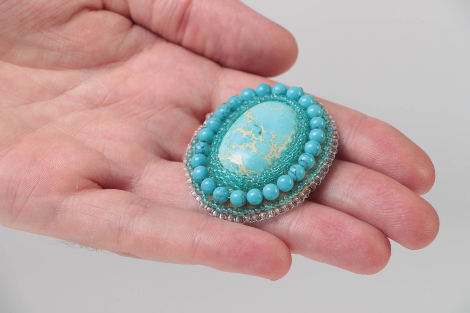 Broche en variscite et perles de rocaille faite main bleue ovale originale photo 5