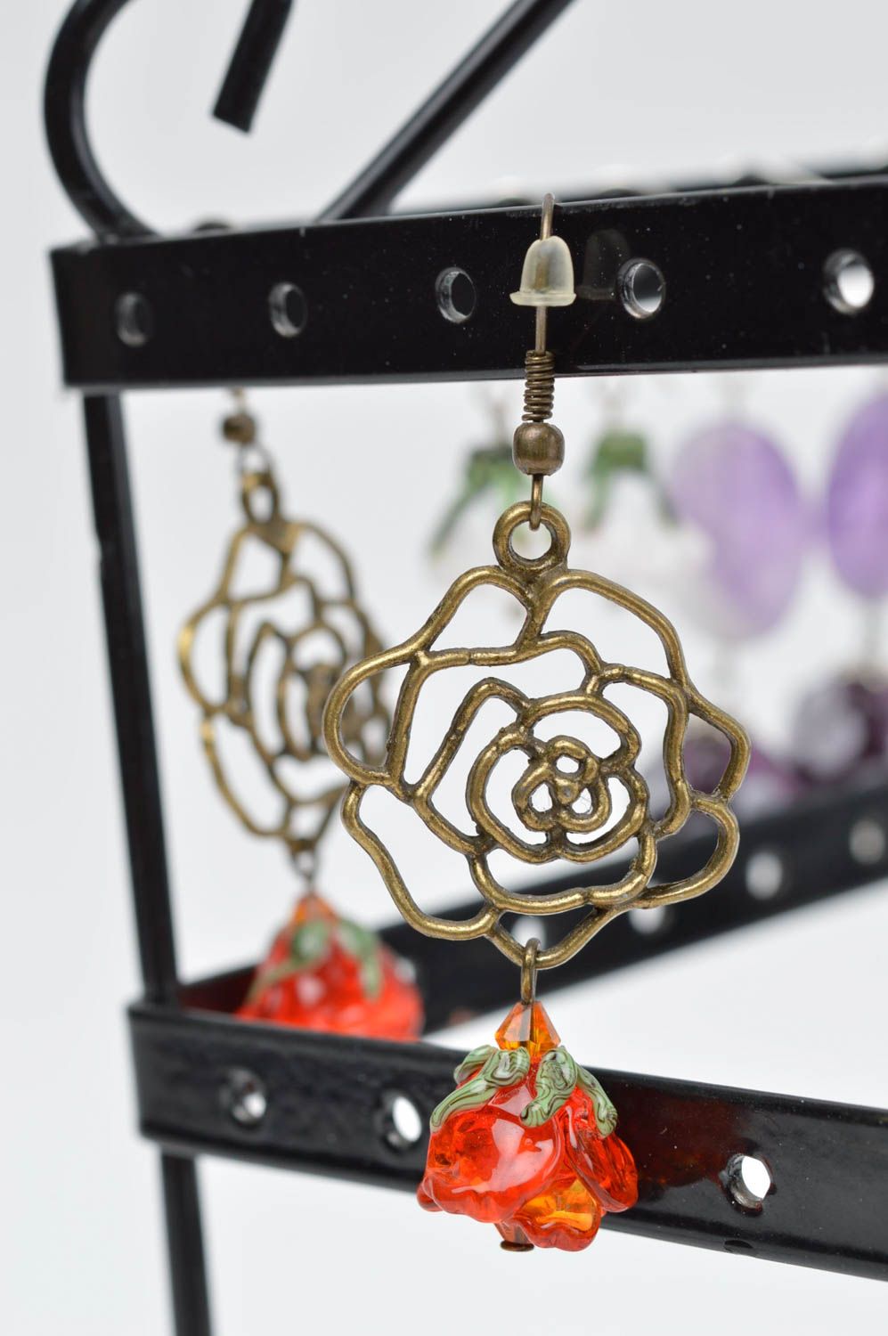Серьги ручной работы серьги из стекла подарок женщине стеклянные серьги розы фото 1