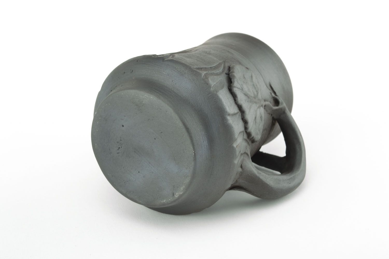 Black clay natural smoked cup with handle and autumn molded leaves pattern photo 3