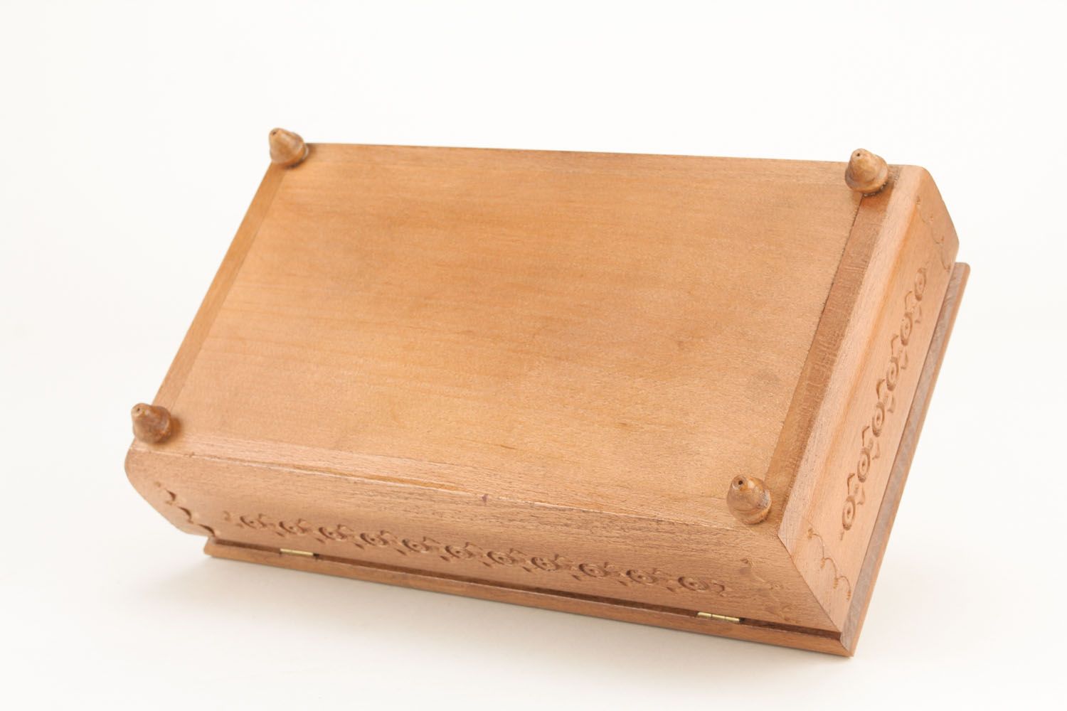 Caja de madera hecha a mano con patas foto 2