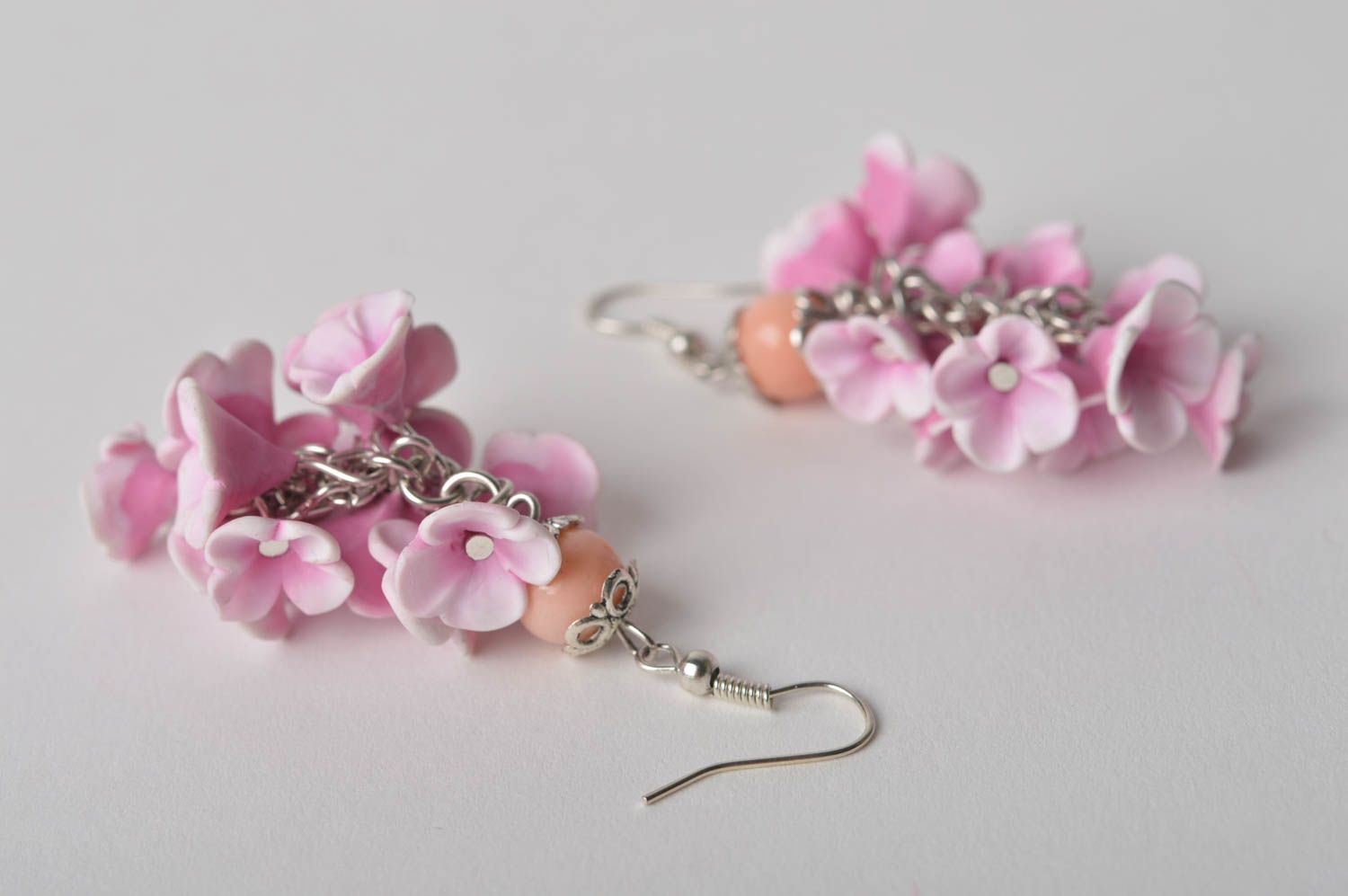 Boucles d'oreilles fleurs roses Bijou fait main pendantes Cadeau pour femme photo 3