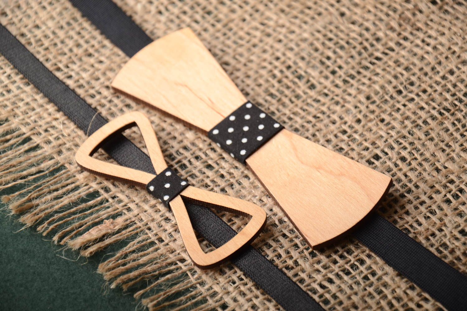 Handmade Fliegen Set Accessoires für Männer Mode Accessoires aus Holz 2 Stück foto 1