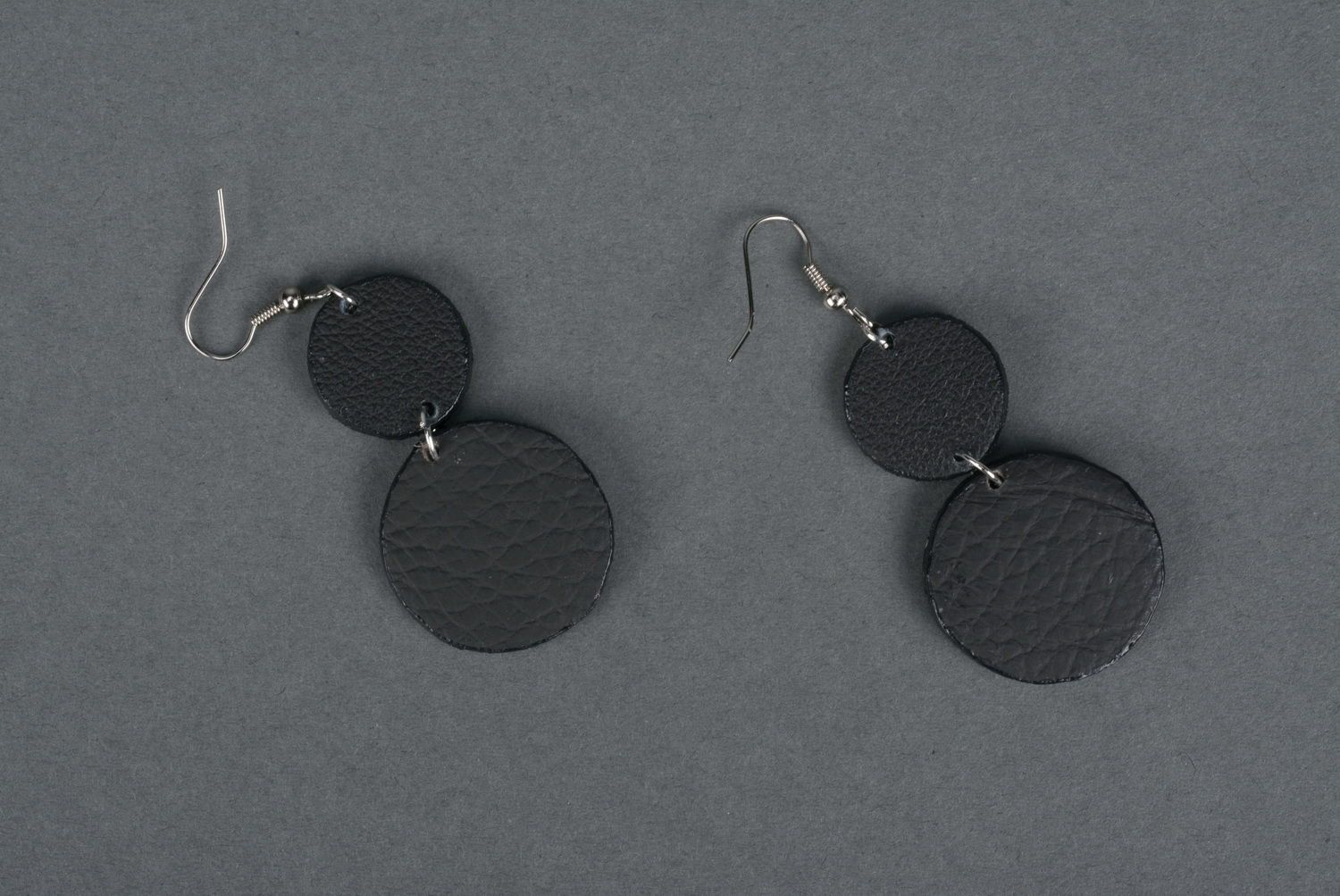 Pendant earrings made of leather with ornament photo 4