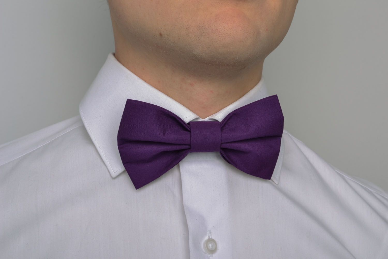 Noeud papillon en coton violet original fait main pratique accessoire pour homme photo 1
