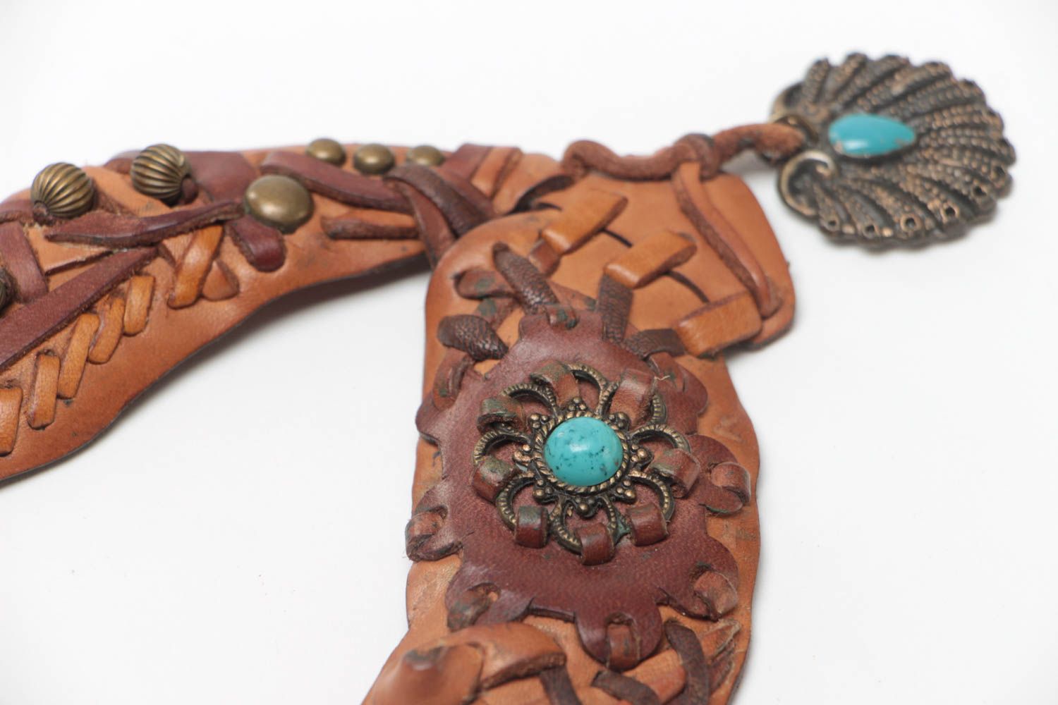 Collar de cuero marrón claro con piedra natural de turquesa artesanal foto 4