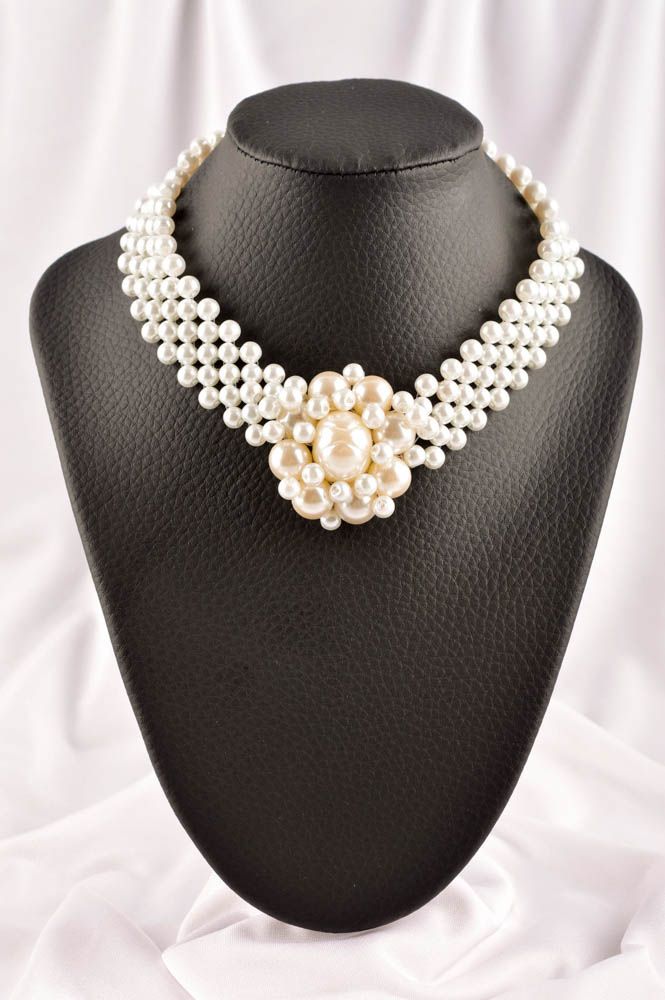 Collier blanc large Bijou fait main en perles fantaisie Accessoire femme photo 1