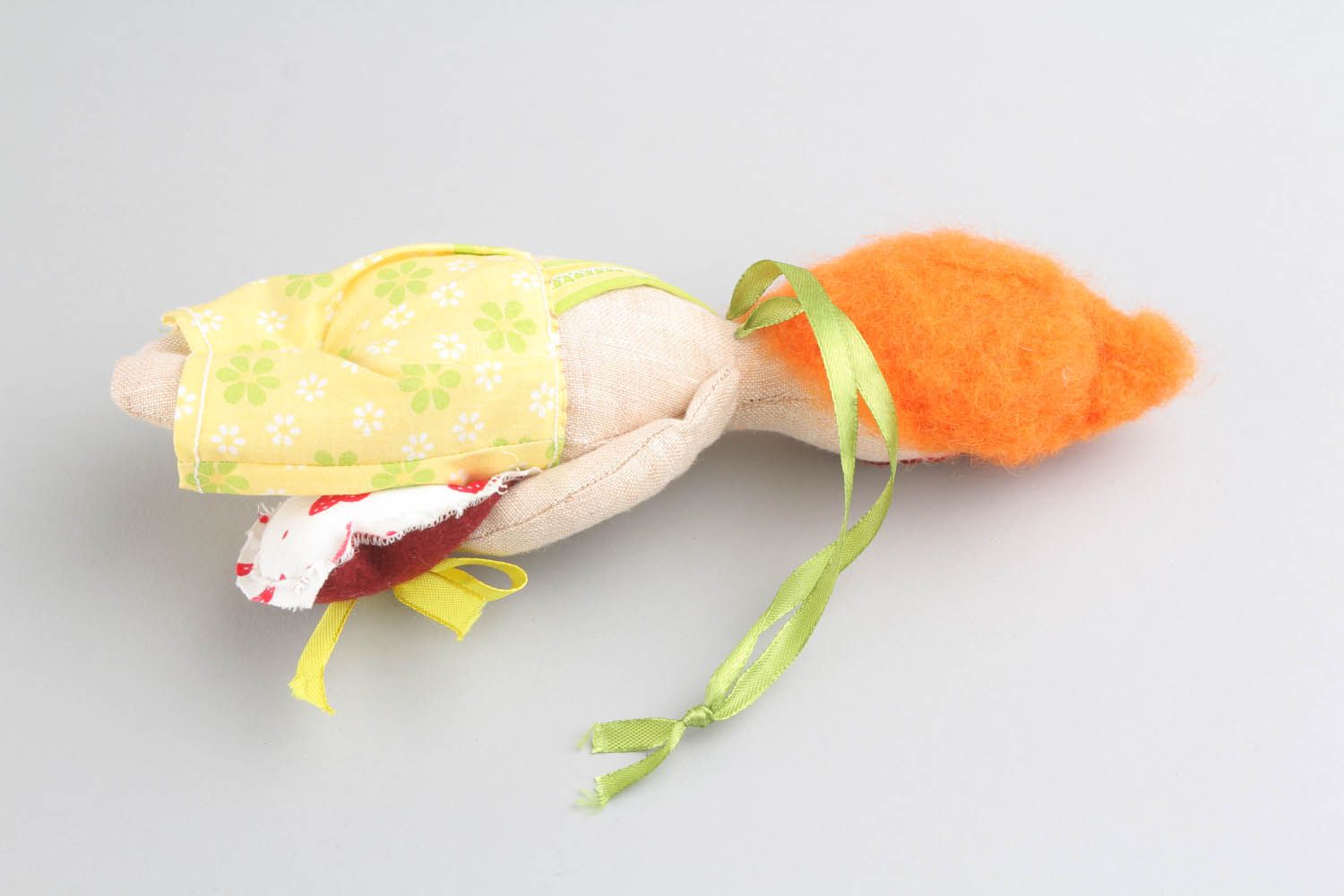 Brinquedo macio têxtil feito à mão de algodão Amurchik-ruivo de materiais naturais  foto 5